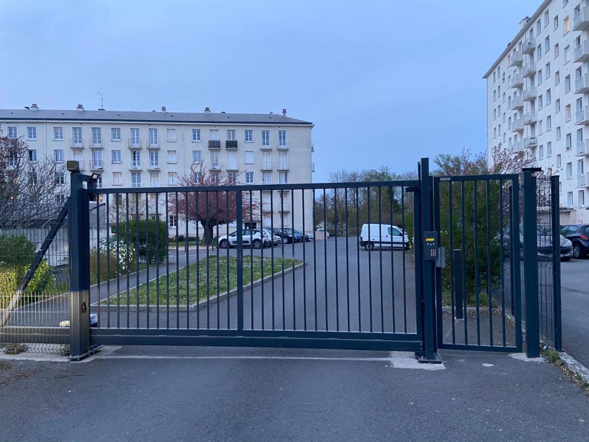 Bel F3 Quartier Pignoux 1 Km Centre Ville Bourges Eksteriør billede